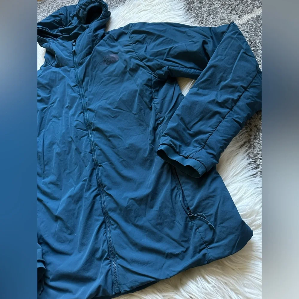 The North Face packable hooded jacket - Picture 2 of 7